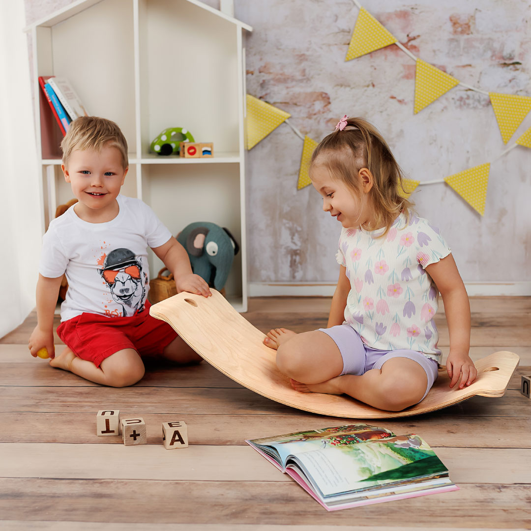 Montessori Balance Board with Finger Guard Montesori līdzsvara dēlis ar pirkstu aizsargu